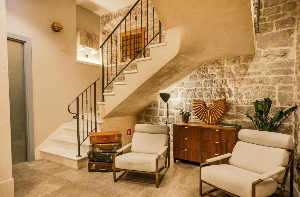 Armerun Heritage Hotel Sibenik Treppe Stuhl