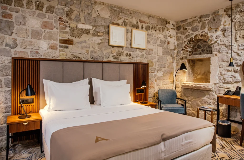 Armerun Heritage Hotel Sibenik Doppelzimmer Standard Gartenblick Bett