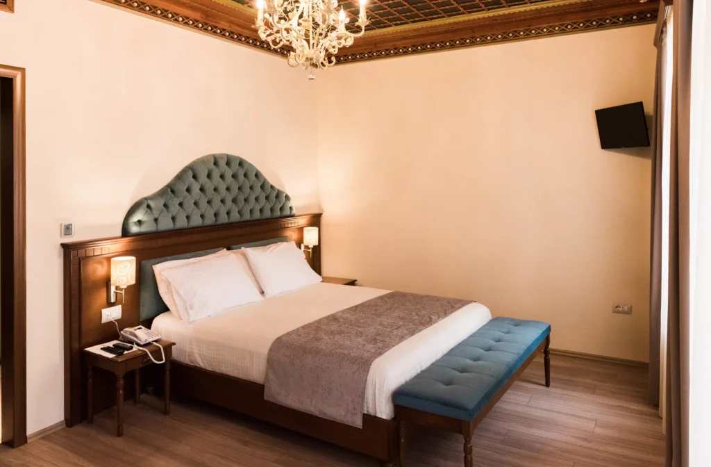 Hotel Argjiro Gjirokaster Standard Doppelzimmer Bett