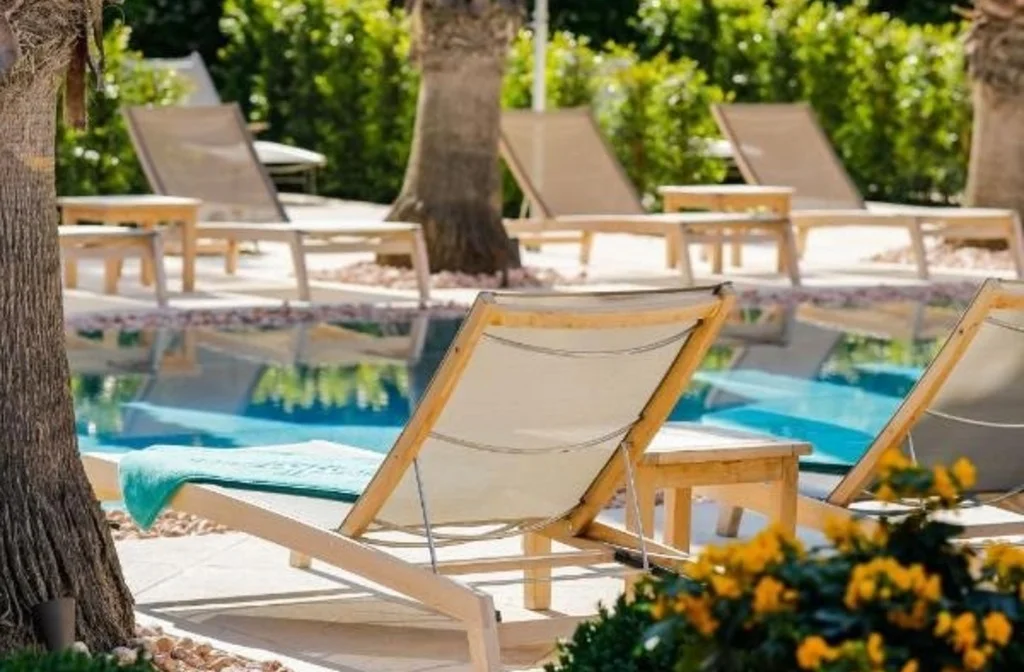 Mitteldalmatien Insel Brac Sutivan Lemongarden Pool