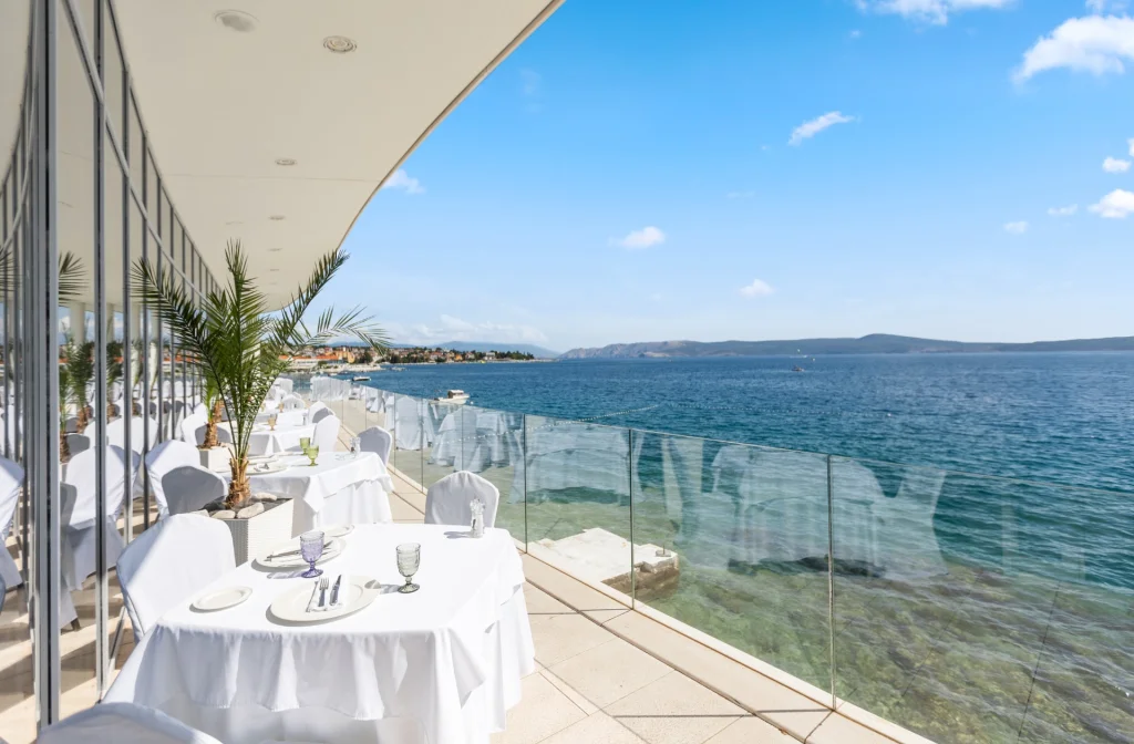 Hotel Amabilis Selce Restaurant Tisch Meerblick